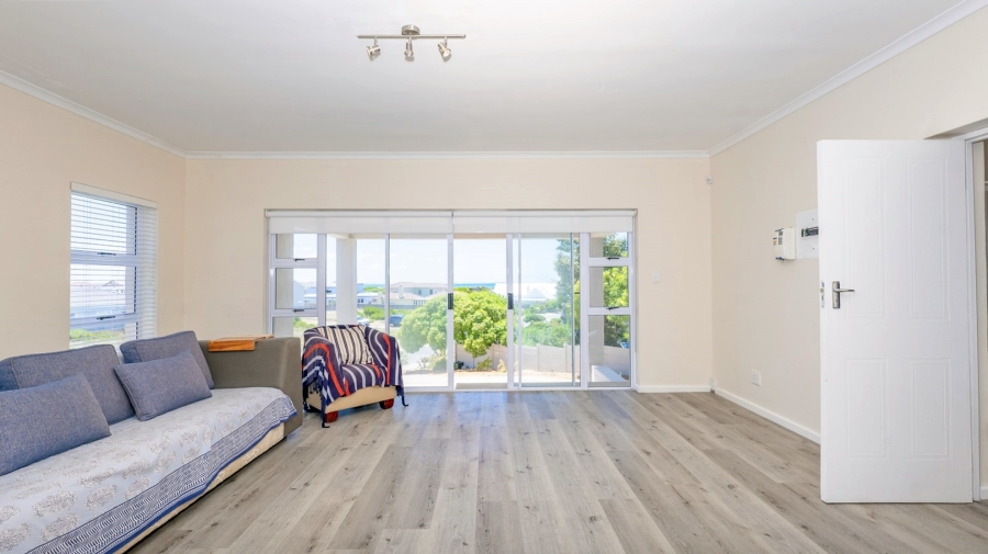 5 Bedroom Property for Sale in Struisbaai Western Cape